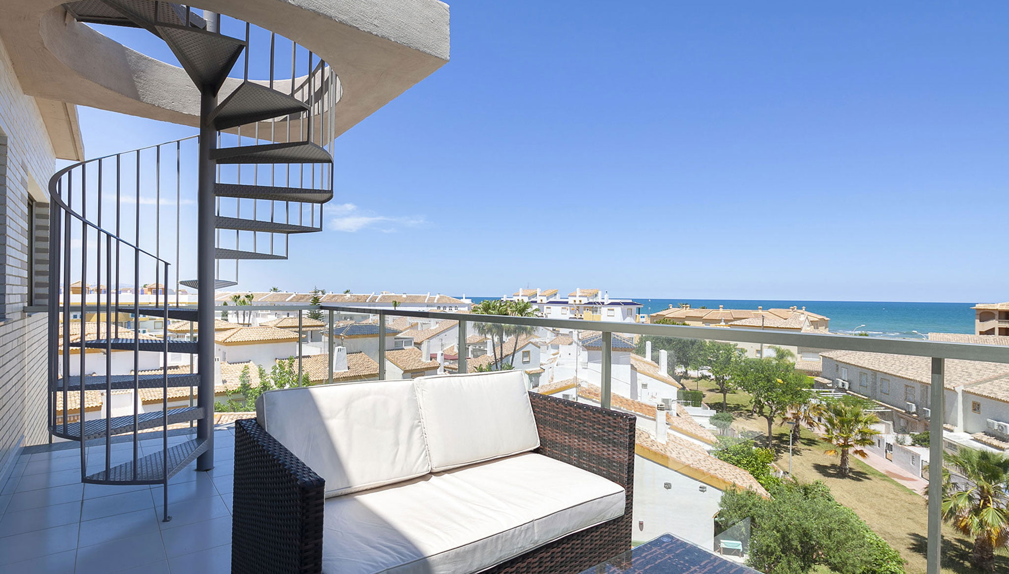 Terraza y vistas apartamento – Qualiy Rent a Villa