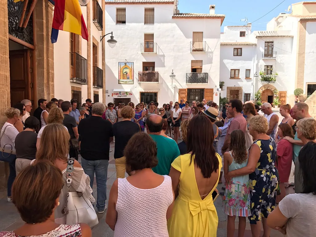 Concentración en el minuto de silencio por el atentado de Barcelona