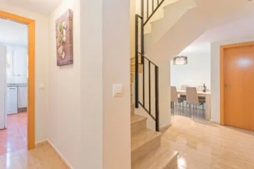 Escalera de acceso MMC Property Services