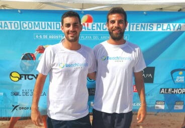 Jugadores de tenis playa en Xàbia