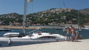 Los jovenes navegantes que han rescatado la tortuga