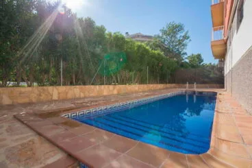 Piscina del apartamento MMC Property Services