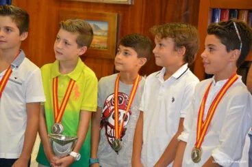 Recibimiento de los pequeños campeones xabieros en Gimnasia Artística