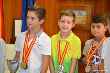Recibimiento de los pequeños campeones xabieros en Gimnasia Artística