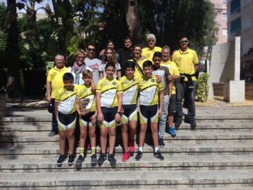 Alumnos, familiares y directiva del CC Xàbia en Alicante