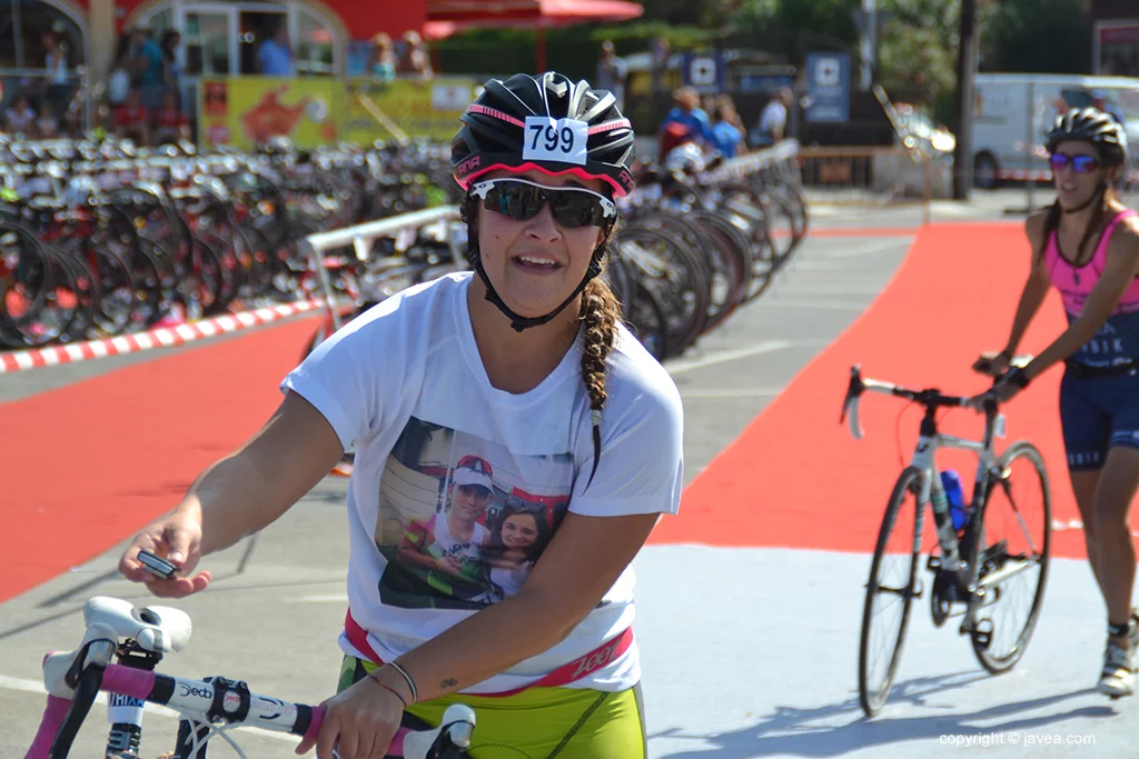 Ana Bisquert con su bicicleta