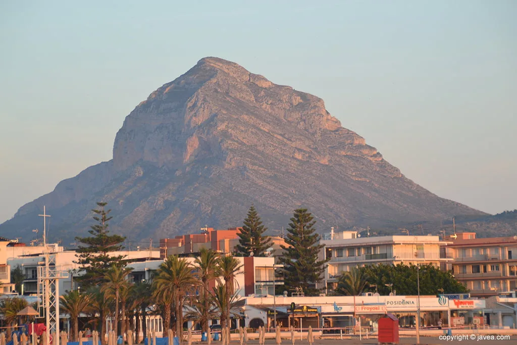 Bella estampa del Montgó