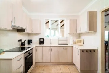 Cocina luminosa Aguila Rent a Villa