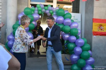 Corte de la cinta inaugural