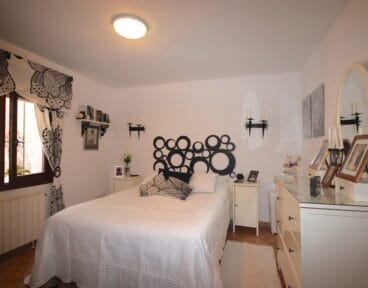 Dormitorio luminoso Villadom Spain