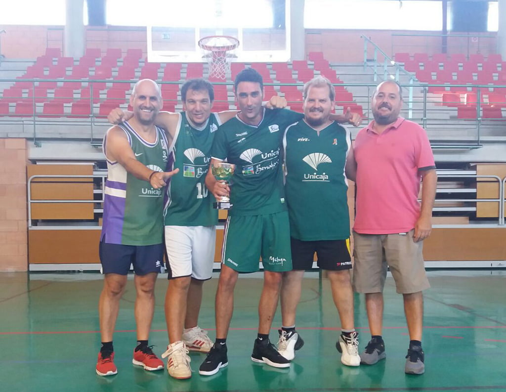 Equipo Unicaxabia finalistas del torneo 3X3