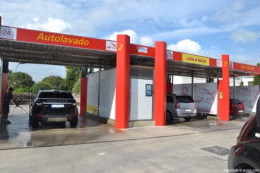 Gasolinera Ecocombustible limpieza coches