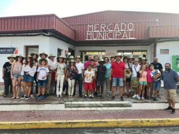 Grupo de participantes en la excursión de la Cova de les Bruixes