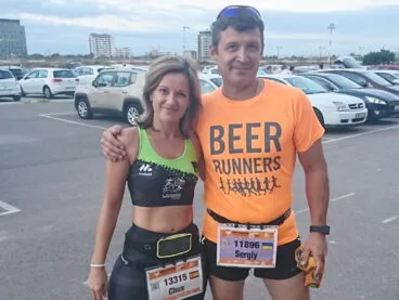 Chus Pobes junto a otro atleta