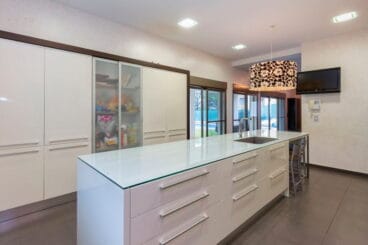 Cocina amplia Property Finder Spain