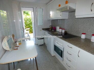 Cocina con luz natural Belen Quiroga Inmobiliaria