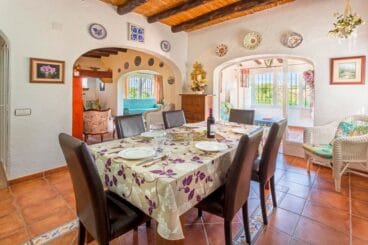 Comedor de la casa Águila Rent a Villa