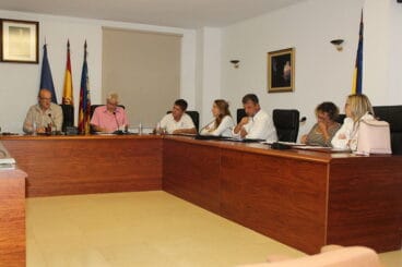 Concejales de Benitatxell en el pleno de octubre