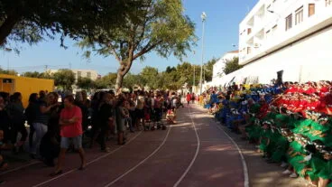 Desfile alumnos Graüll por el 9 octubre
