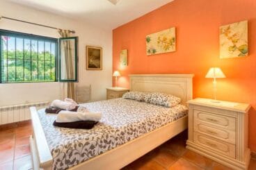 Dormitorio de la casa Bilbao Águila Rent a Villa
