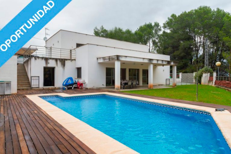 Fachada de la casa Property Finder Spain