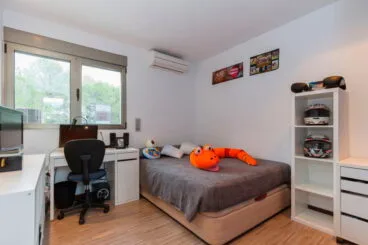 Habitación amplia Property Finder Spain