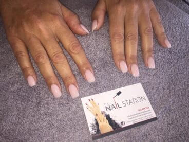 Manicura rosa The Nail Station