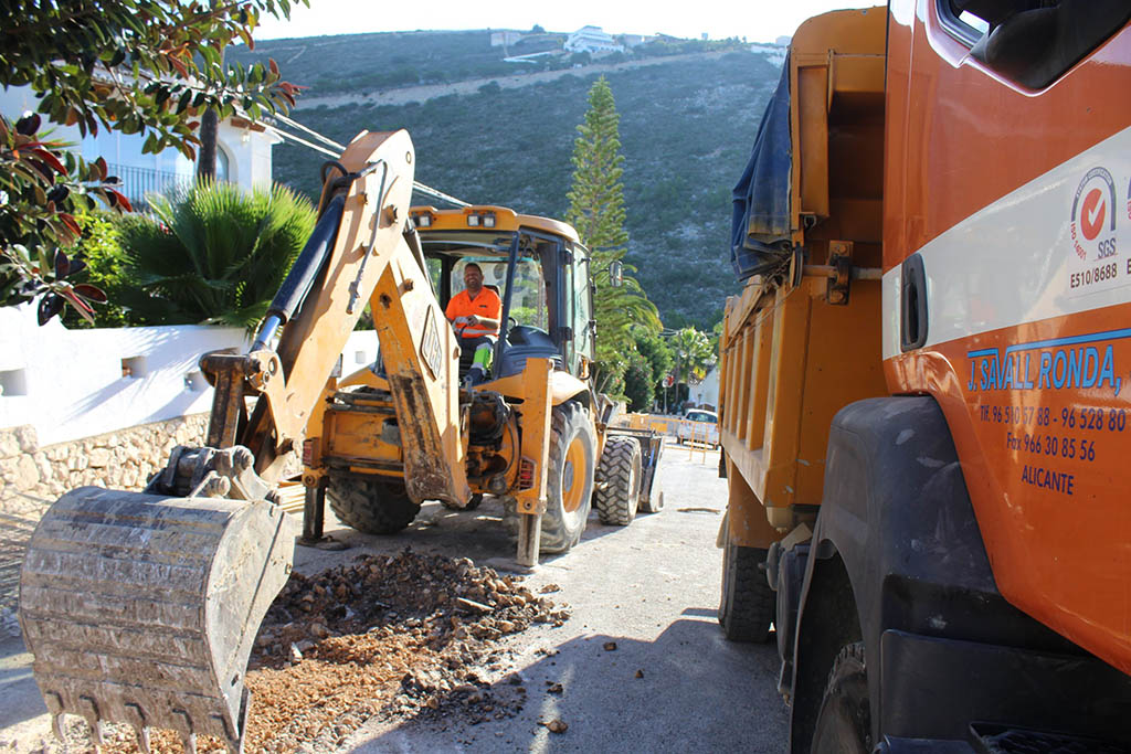Obras de red de alcantarillado en Valle del Portet de Benitatxell