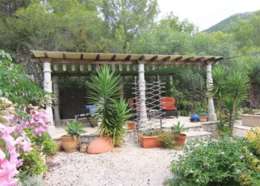 Pérgola Vicens Ash Properties