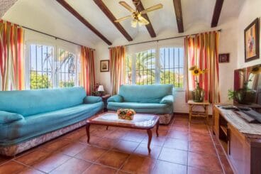Sala de estar de la casa Águila Rent a Villa