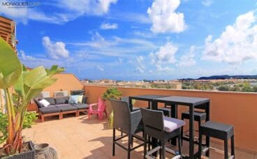 Terraza con vistas MORAGUESPONS Mediterranean Houses