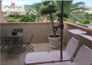 Amplia terraza Atina inmobiliaria