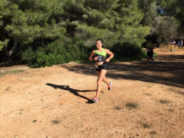 La atleta del CA Llebeix Xàbia durante el cross local