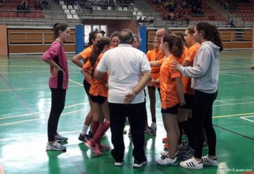 Pep Hierro durante un tiempo muerto