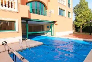 Piscina comunitaria del apartamento Vicens Ash Properties