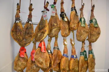 Sección de jamones en Gourmeating