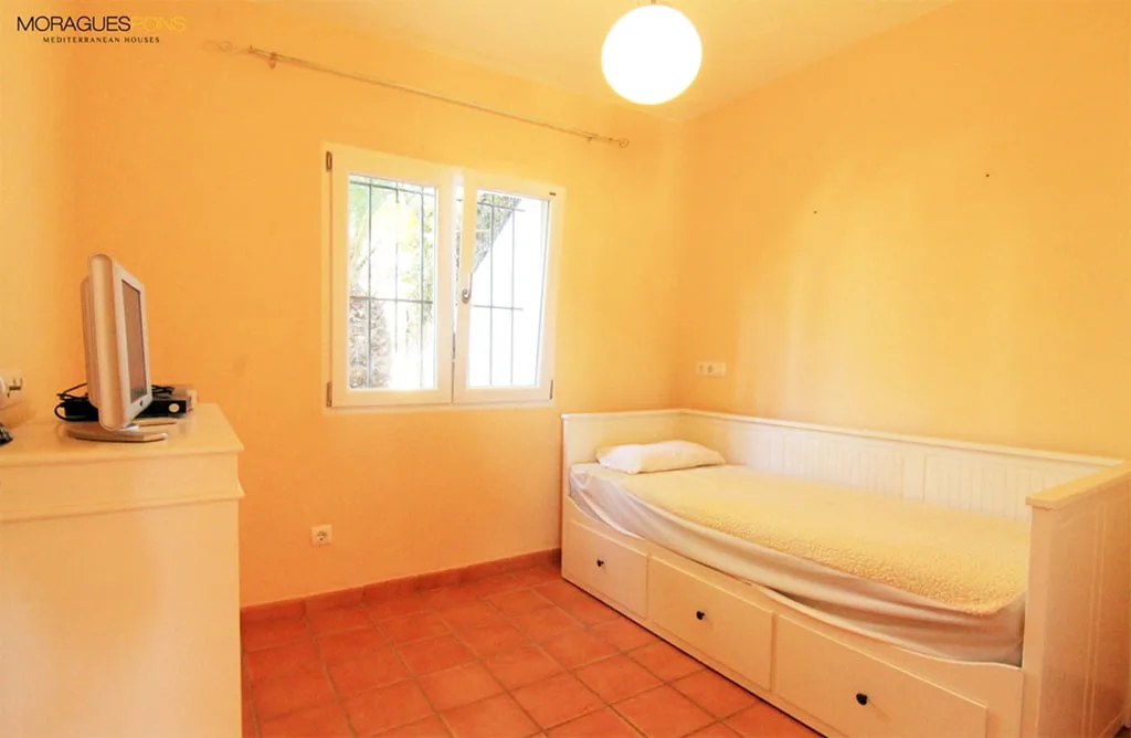 Dormitorio MORAGUESPONS Mediterranean Houses