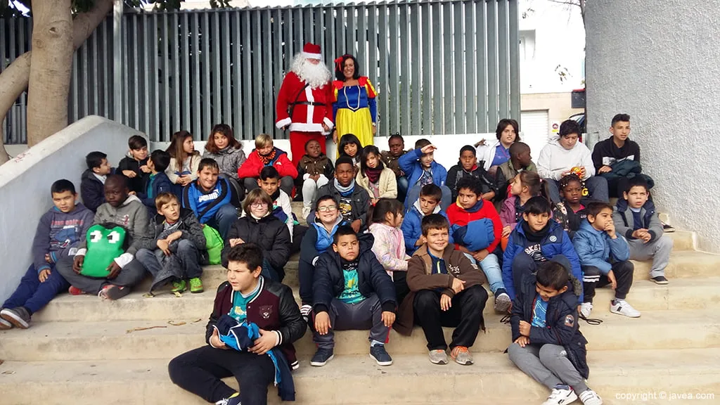 Fiesta navideña para los niños del Preventorio de Gandía