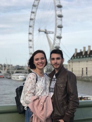 José Pons con su pareja en Londres