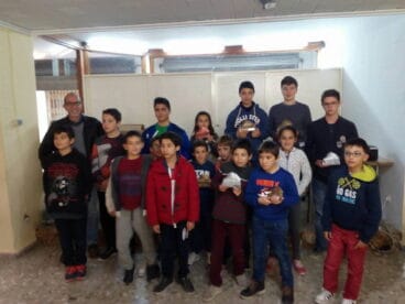 Los ganadores con sus trofeos