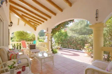 Porche Vicens Ash Properties
