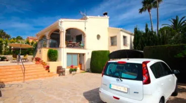 Terraza y jardín privado Property Finder Spain