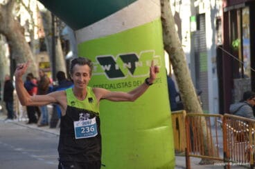 Víctor Fernández entrando en meta