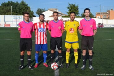 Capitanes con trío arbitral