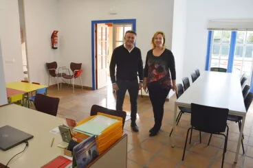 Chulvi visitando las nuevas dependencias