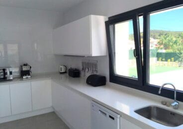 Cocina de la villa Javea Houses Inmobiliaria