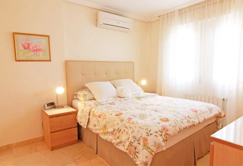 Dormitorio MORAGUESPONS Mediterranean Houses