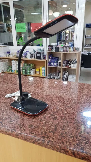 sortea un flexo 5w con cambio de intensidad de color