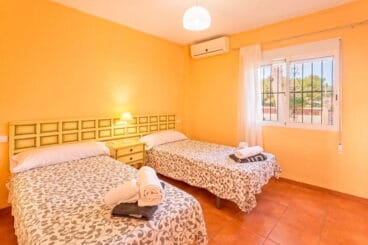 Habitación doble Carlos Aguila Rent a Villa