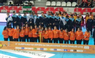 Las valencianas en el tercer cajón del podio